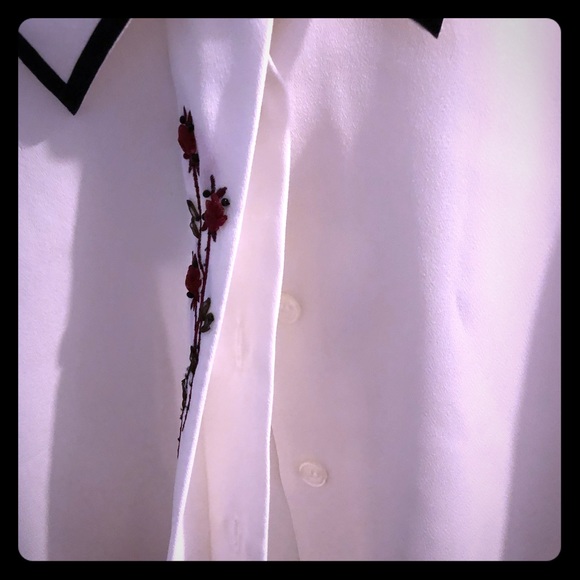 RARE Floral Appliqué with Pinstriping Black Diamond cut buttons & button placket - Picture 6 of 7